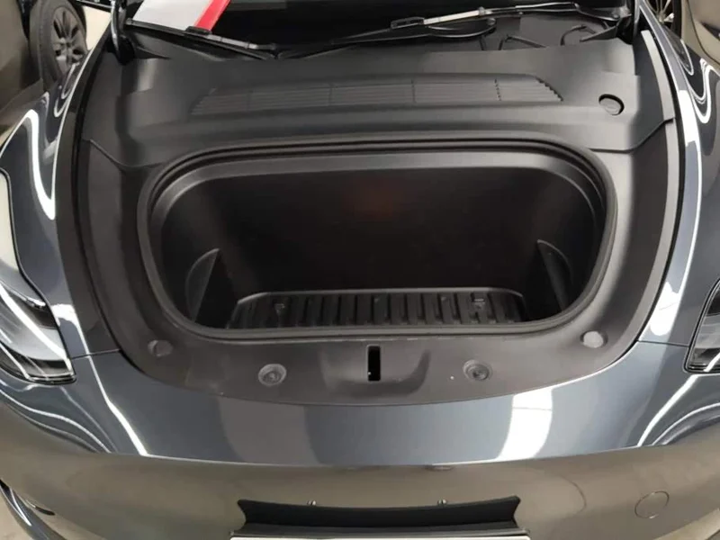 Tesla Model Y — фото 10