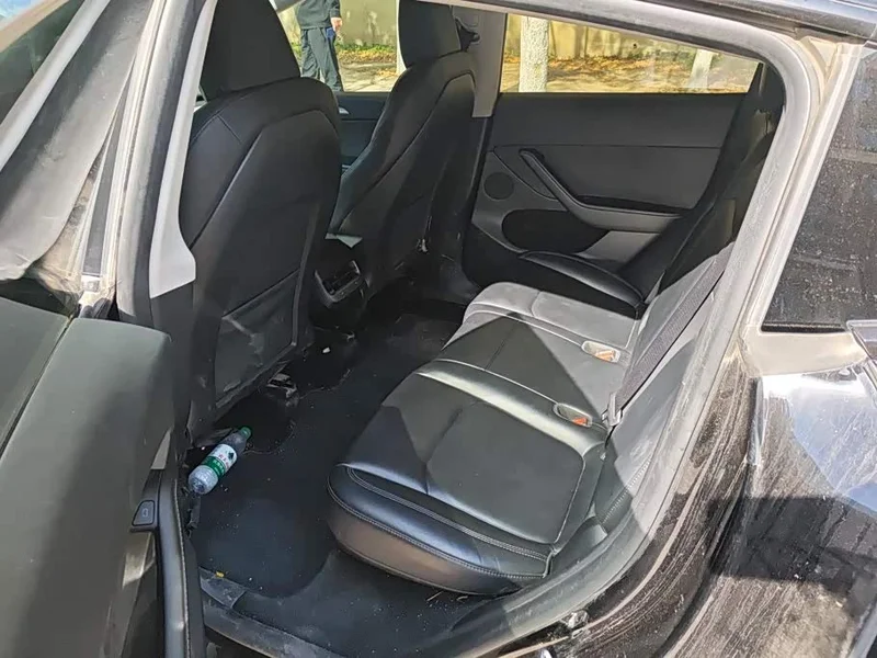 Tesla Model Y — фото 11