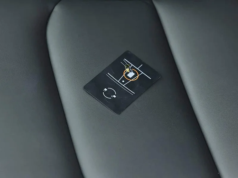 Tesla Model Y — фото 12