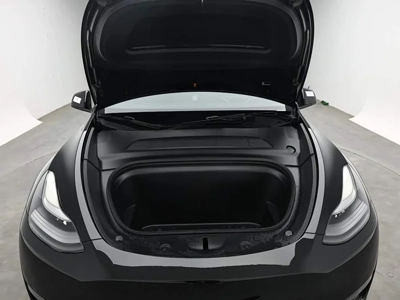 Tesla Model Y — фото 17
