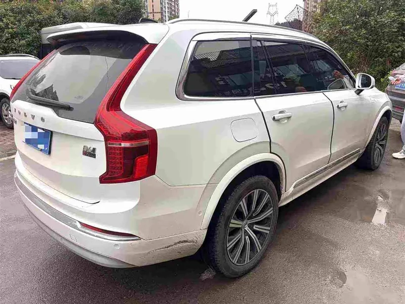 Volvo XC90 — фото 7