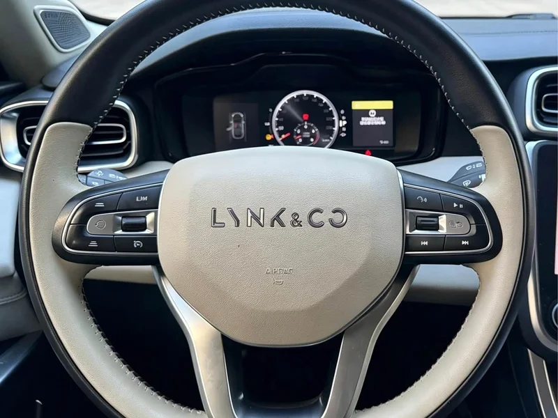 Lynk & Co 01 — фото 5