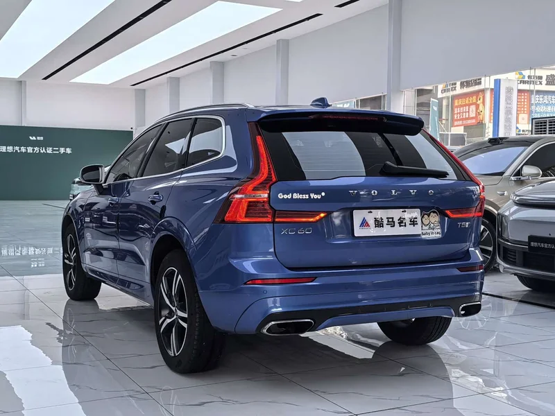 Volvo XC60 — фото 12
