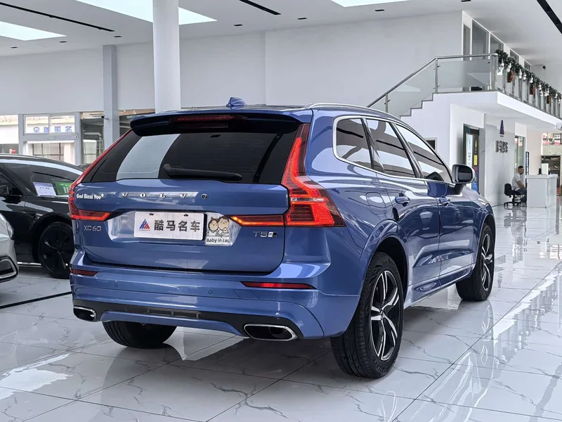Volvo XC60 — фото 14