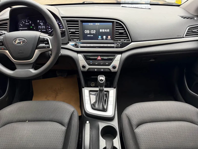 Hyundai Elantra Sport — фото 12
