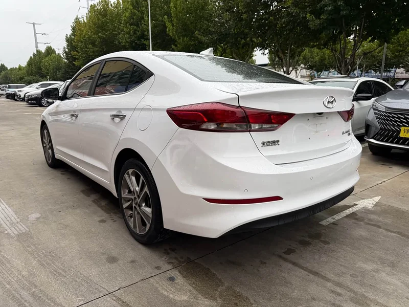 Hyundai Elantra Sport — фото 4