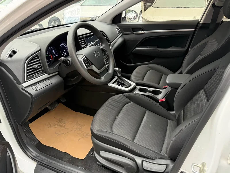 Hyundai Elantra Sport — фото 7