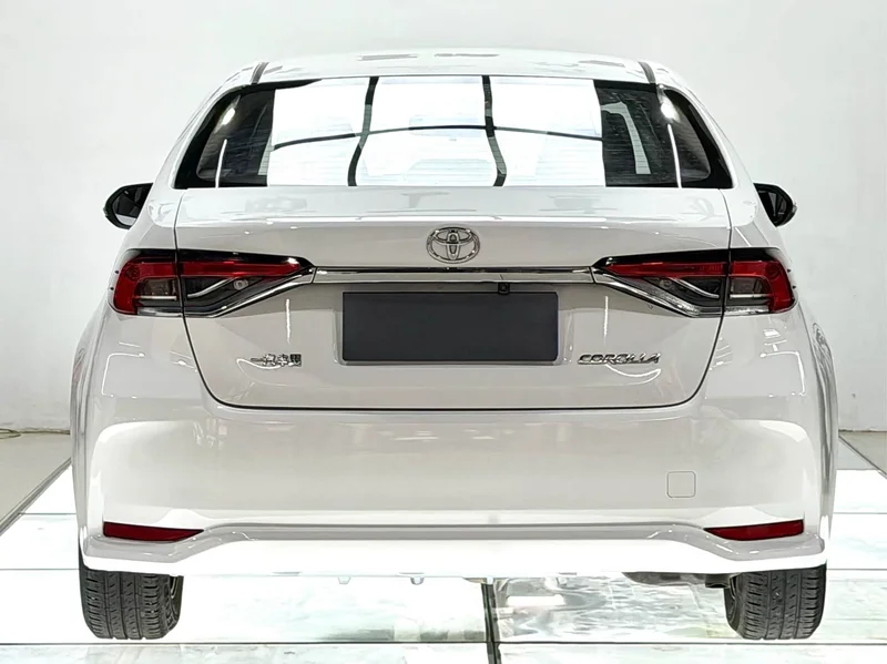 Toyota Corolla — фото 5