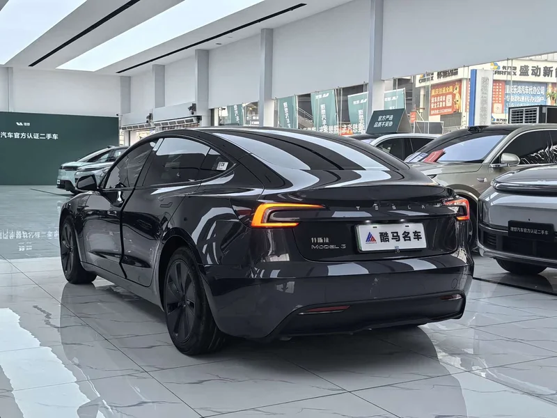 Tesla Model 3 — фото 13