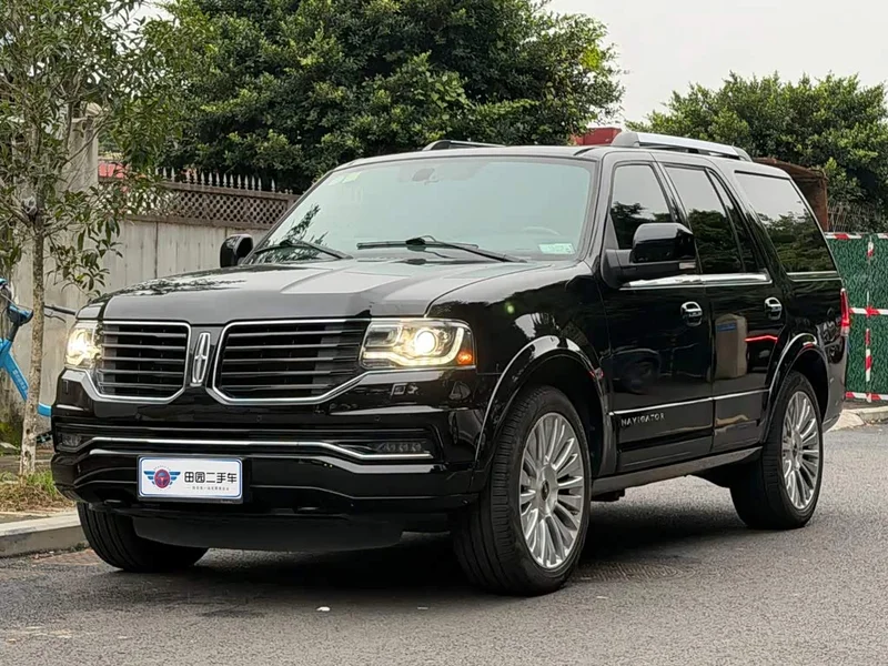 Lincoln Navigator — фото 1
