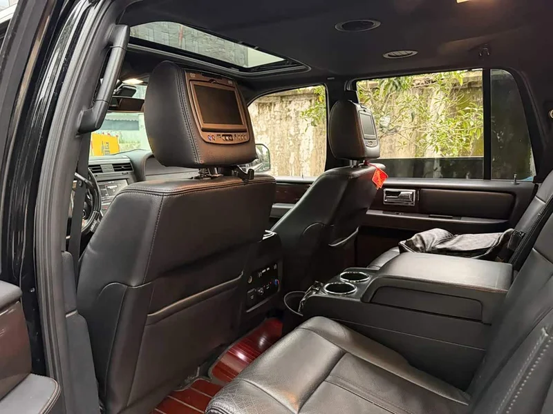 Lincoln Navigator — фото 11