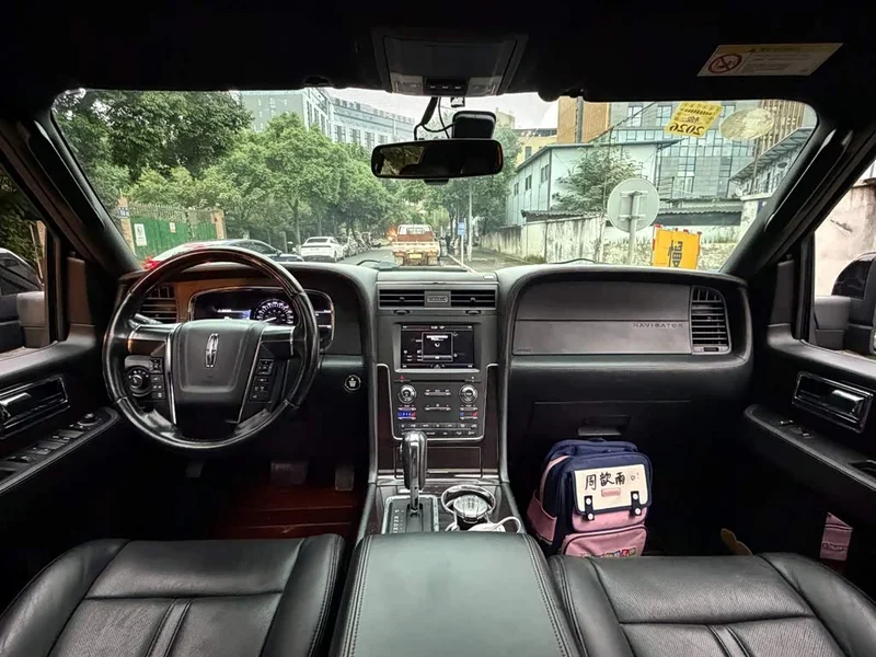 Lincoln Navigator — фото 13