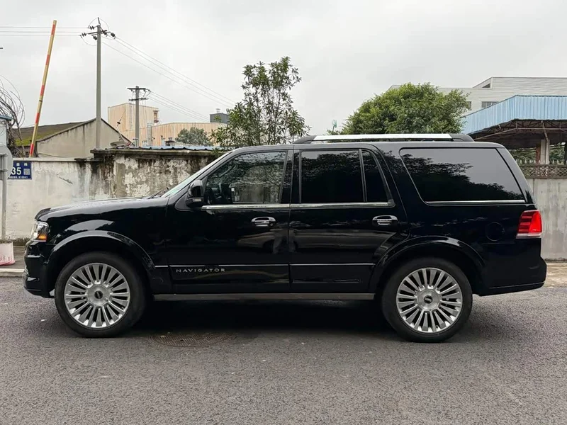 Lincoln Navigator — фото 3