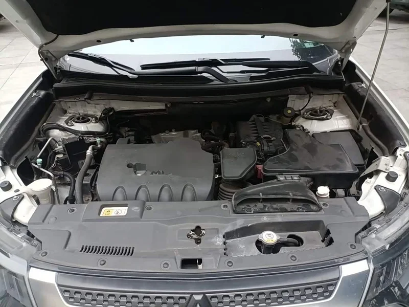Mitsubishi Outlander — фото 16