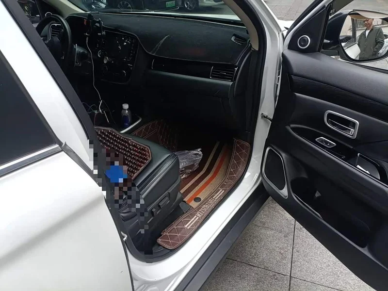 Mitsubishi Outlander — фото 19