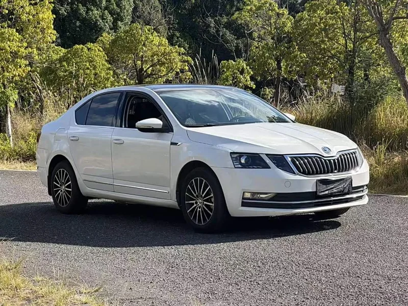 Volkswagen Octavia — фото 1