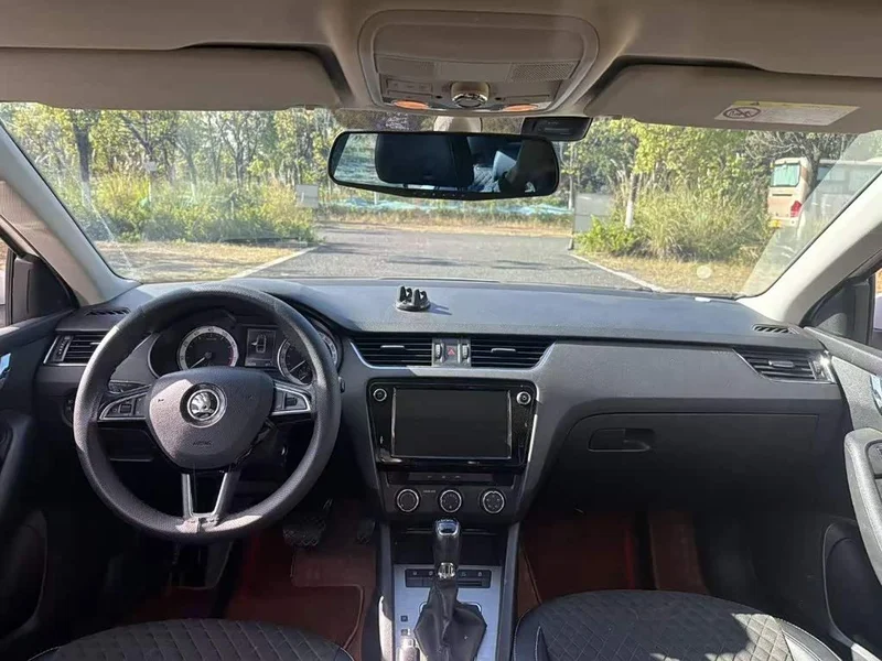 Volkswagen Octavia — фото 4