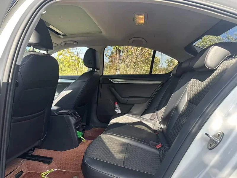 Volkswagen Octavia — фото 5