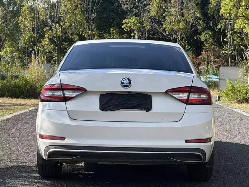 Volkswagen Octavia — фото 9