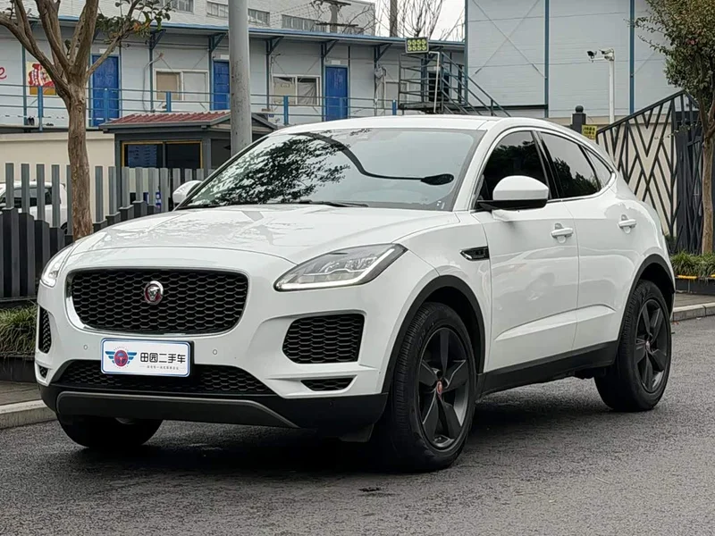 Jaguar E-PACE — фото 1