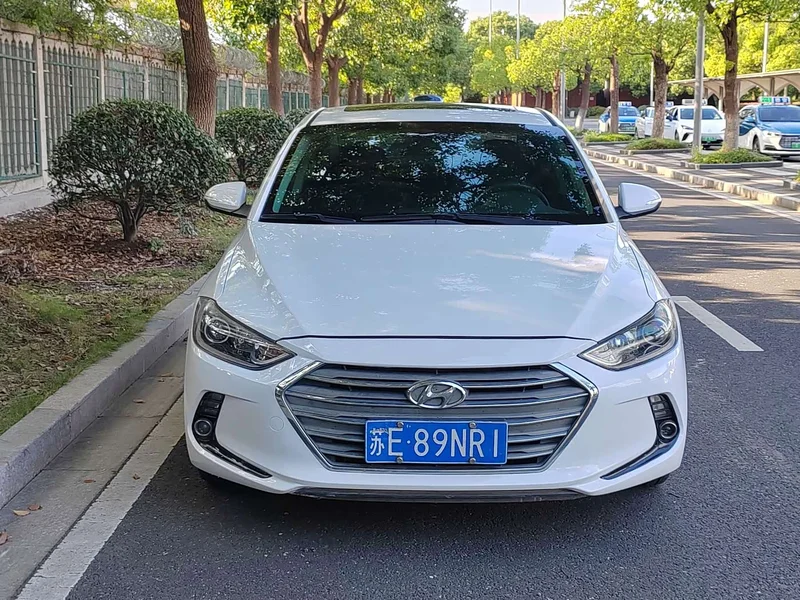 Hyundai Elantra Sport — фото 2