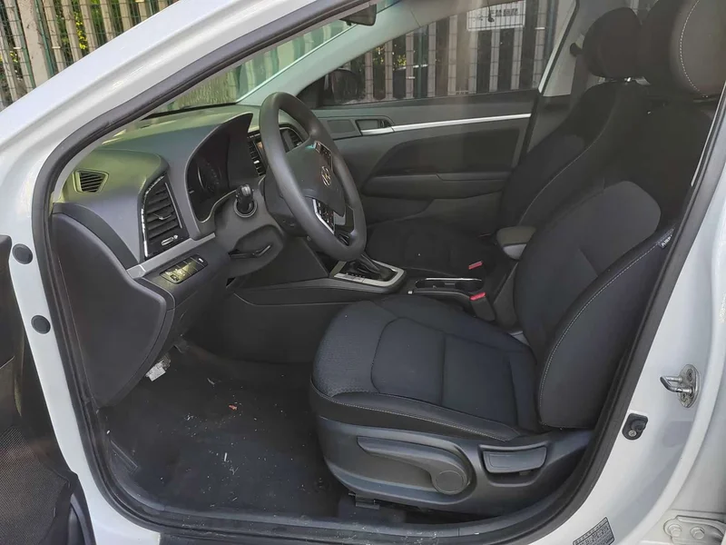 Hyundai Elantra Sport — фото 4