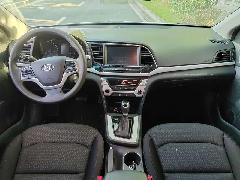 Hyundai Elantra Sport — фото 5
