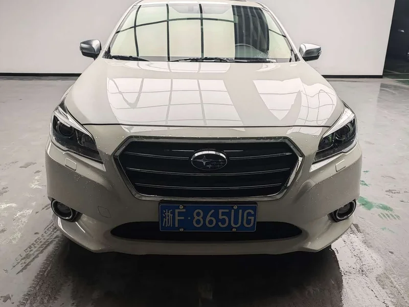 Subaru Legacy — фото 2