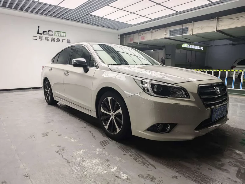 Subaru Legacy — фото 3