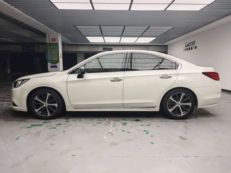 Subaru Legacy — фото 4