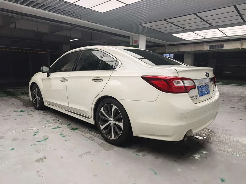 Subaru Legacy — фото 5