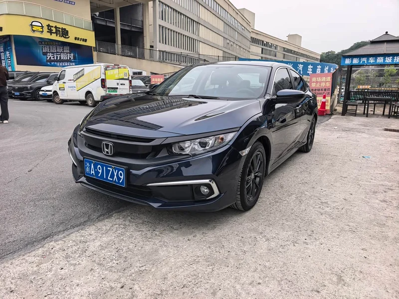 Honda Civic — фото 1