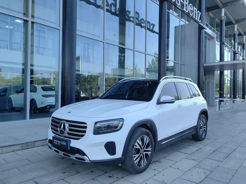 Mercedes-Benz GLB — фото 1