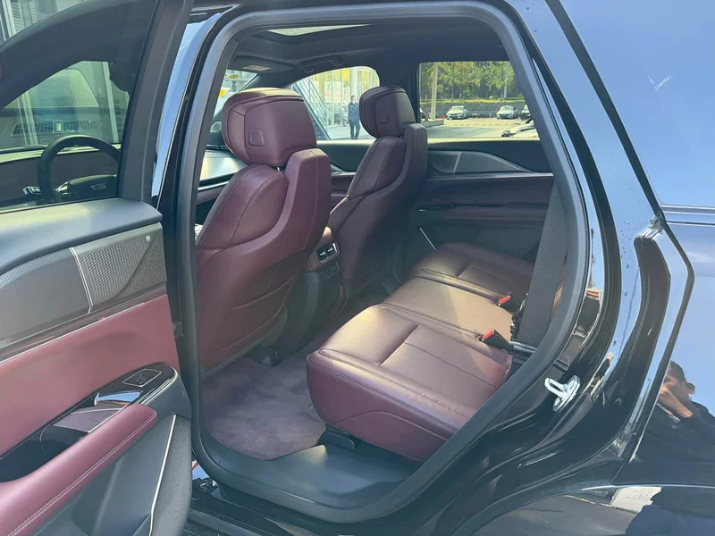 Cadillac XT5 — фото 12