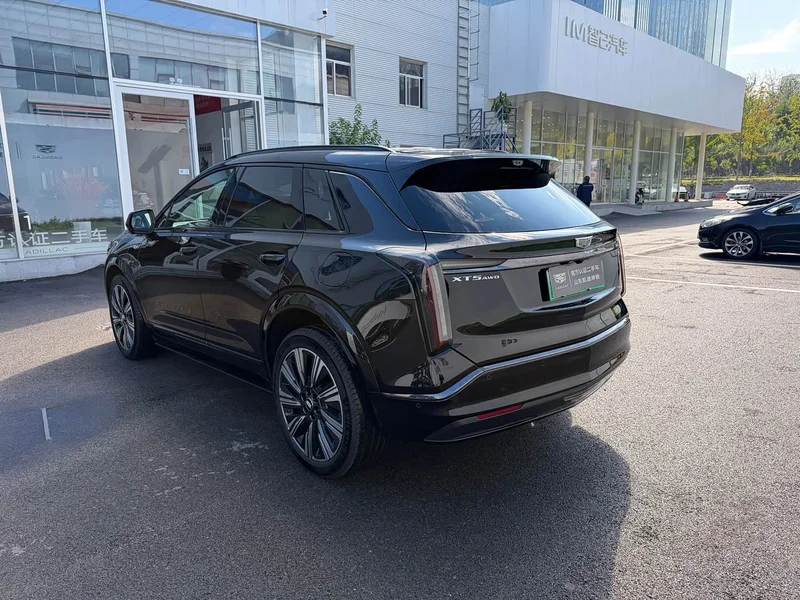 Cadillac XT5 — фото 15