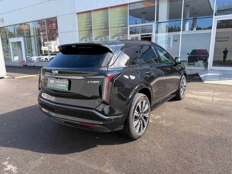 Cadillac XT5 — фото 17