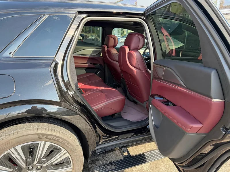 Cadillac XT5 — фото 18