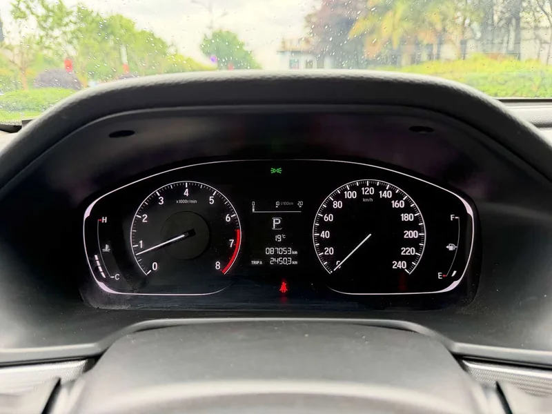 Honda Accord — фото 12
