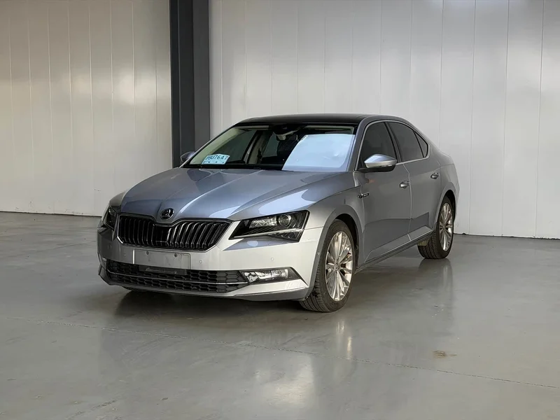 Skoda Superb — фото 1