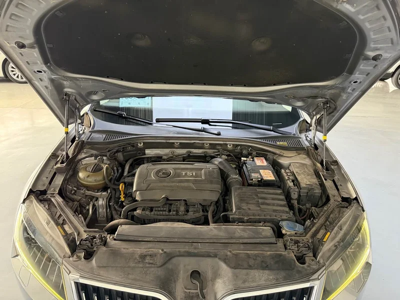 Skoda Superb — фото 11