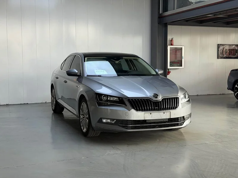 Skoda Superb — фото 3