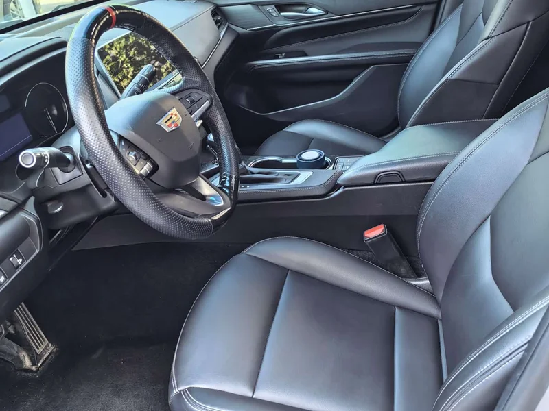 Cadillac CT4 — фото 6