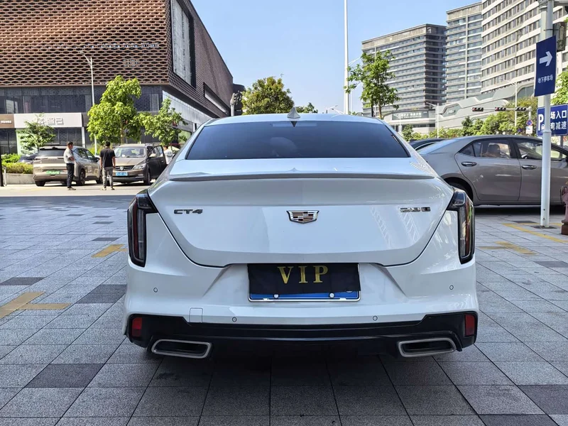 Cadillac CT4 — фото 8