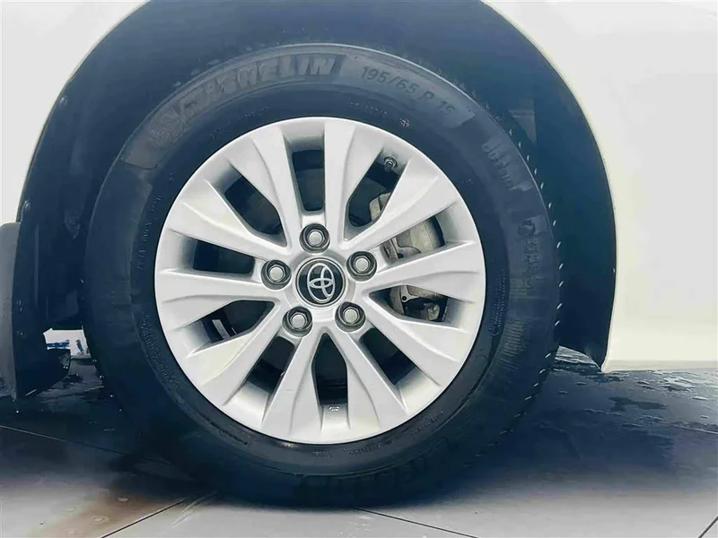 Toyota Corolla — фото 11