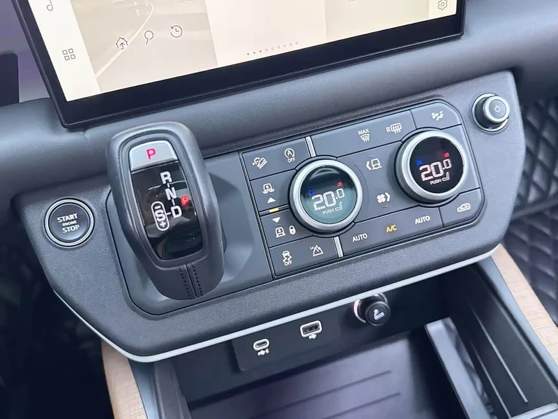 Land Rover Defender — фото 15