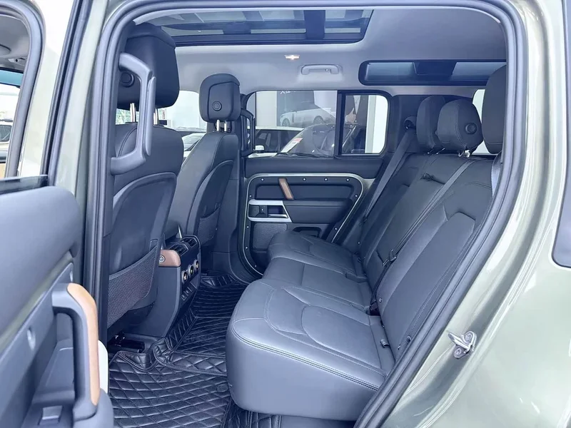 Land Rover Defender — фото 17