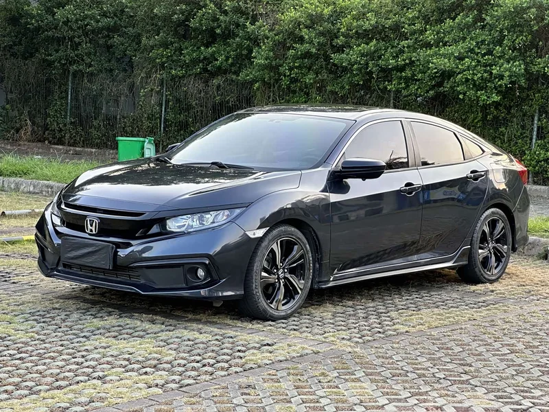 Honda Civic — фото 1