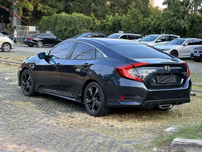 Honda Civic — фото 7