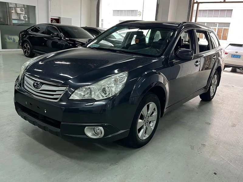 Subaru Outback — фото 1