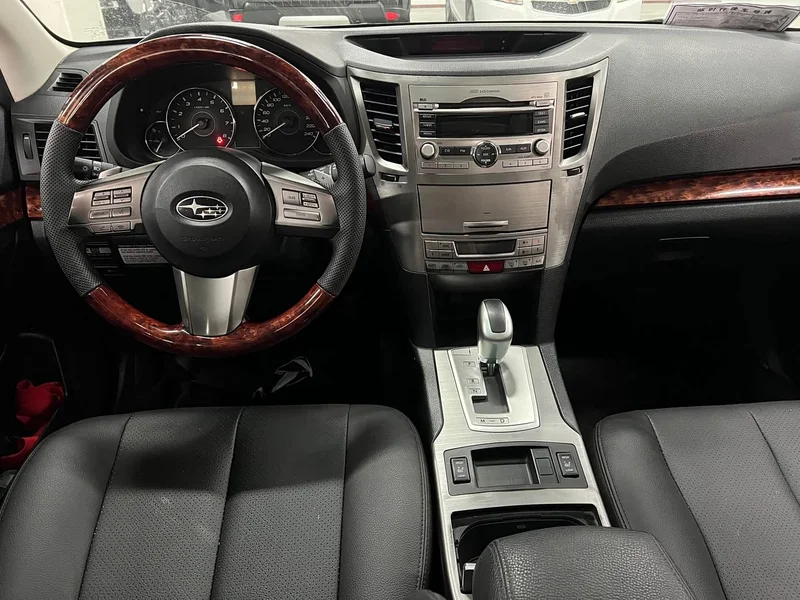 Subaru Outback — фото 4